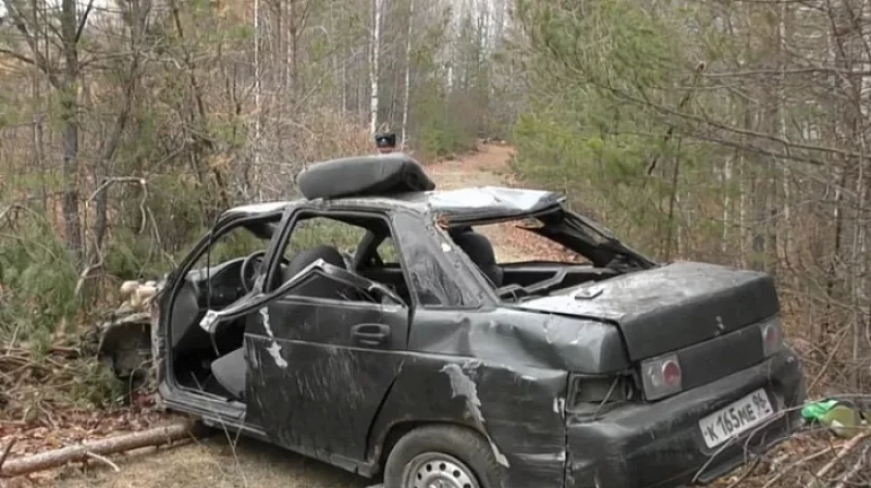 На трассе Ревда – Дегтярск ВАЗ вылетел в кювет и перевернулся