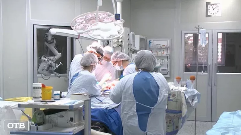В Свердловском онкодиспансере впервые провели операции по реконструкции тела из собственных тканей