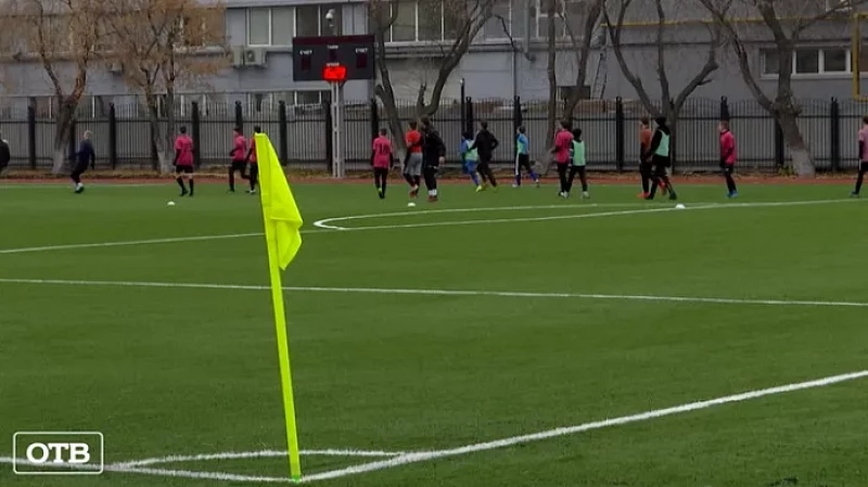 Наследие мундиаля: в Екатеринбурге обновился стадион СК «Урал»