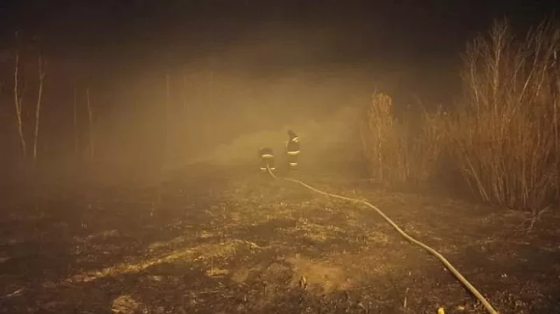 На борьбу с тлением торфяника на юге Екатеринбурга брошены дополнительные силы