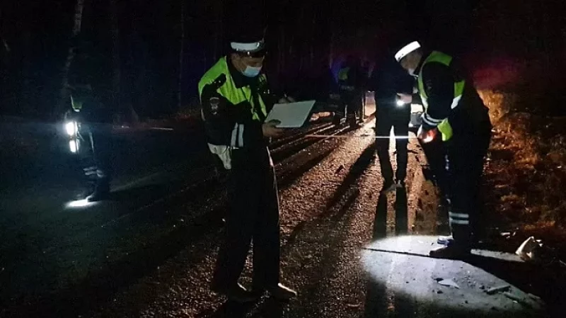 В Екатеринбурге BMW столкнулся с ВАЗом: шесть человек пострадали