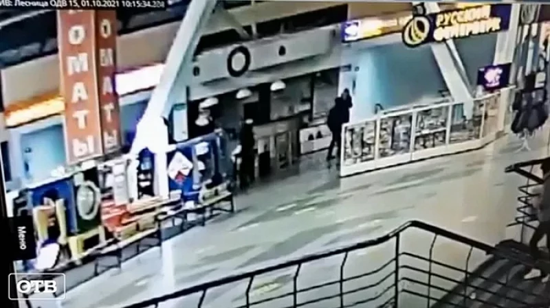 В Екатеринбурге задержаны грабители, напавшие на девушку в «Дирижабле»
