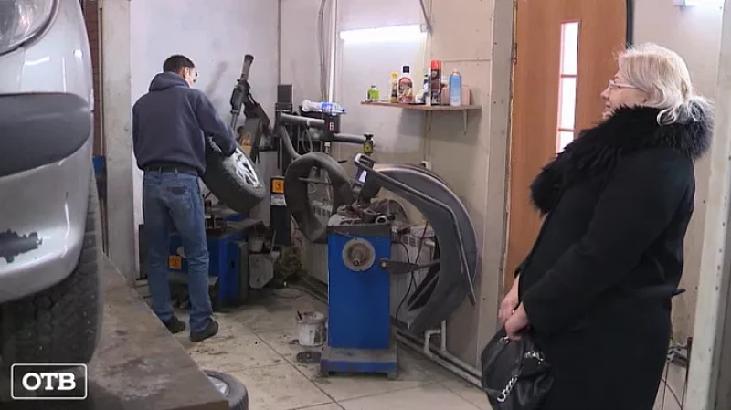 Пора переобуваться: автосервисы в Свердловской области готовятся к зимнему сезону