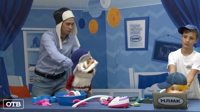 Инженер-технолог из Ревды создал корпоративный семейный театр