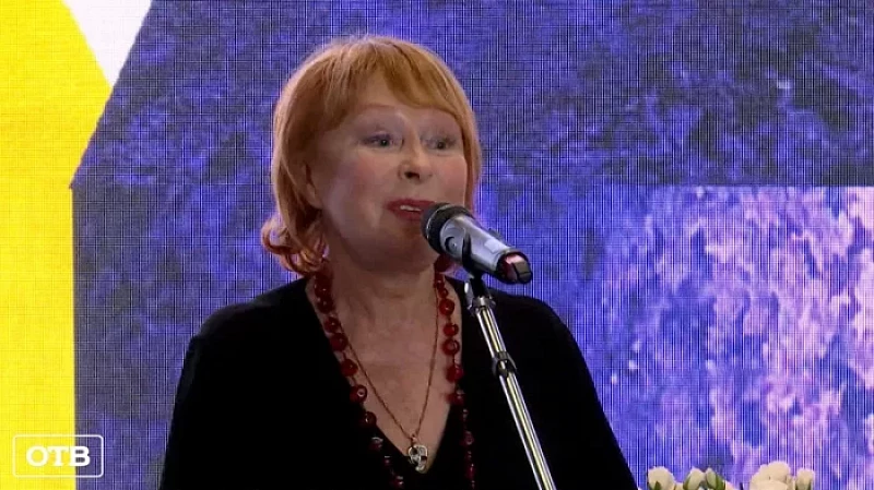 Звёзды театра и кино поздравили уральских учителей