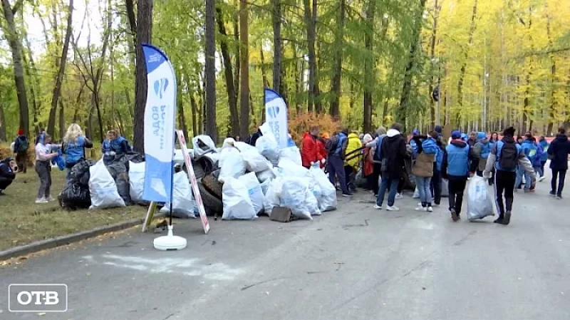 Больше 100 кг мусора собрали участники плоггинг-забега на берегах Исети