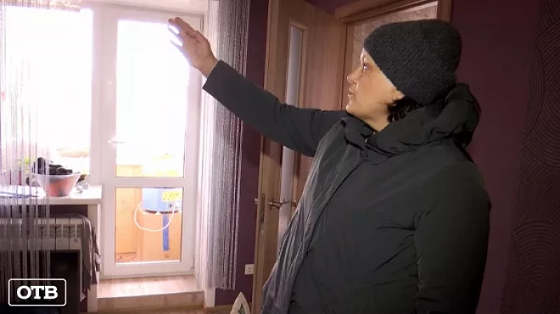 После подключения тепла в Шабровском затопило сразу три квартиры