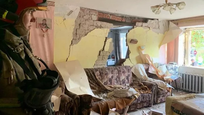 В пятиэтажном жилом доме Верхней Пышмы взорвался газ: есть пострадавшие