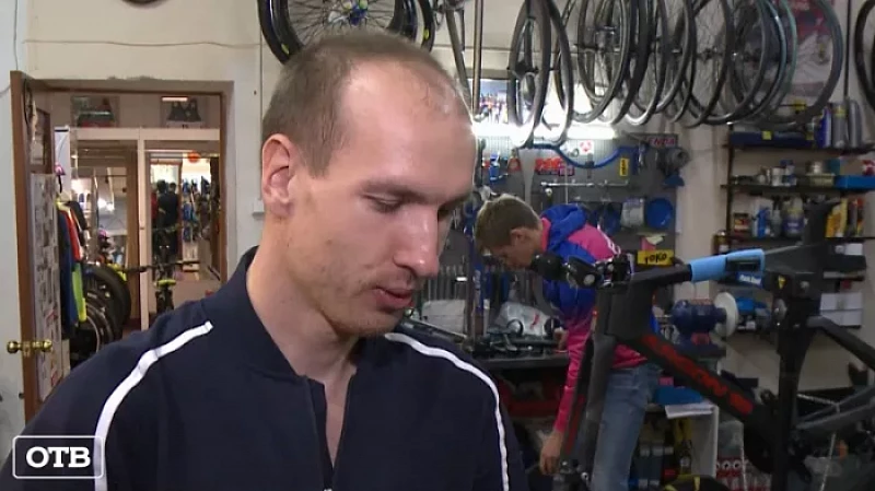 Две золотые медали и два мировых рекорда: в Екатеринбург вернулся чемпион Паралимпиады Михаил Асташов