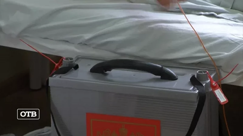 Выборы-2021: свердловчане голосуют в больницах, СИЗО, аэропорту и на железнодорожном вокзале