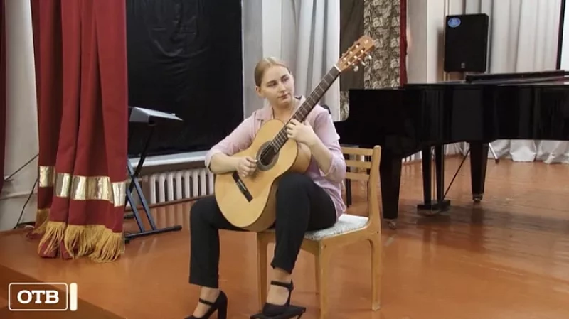 Более 200 млн рублей выделено на закуп музыкальных инструментов для свердловских образовательных учреждений