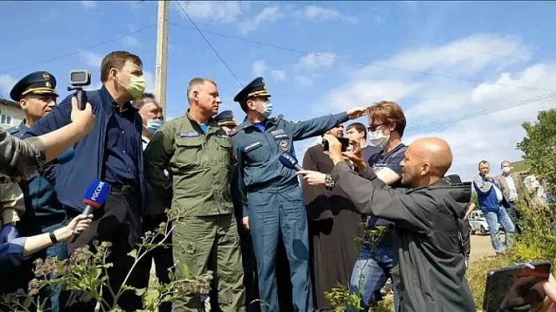 Евгений Куйвашев выразил соболезнования в связи с гибелью главы МЧС Евгения Зиничева