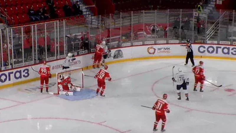 «Автомобилист» проиграл магнитогорскому «Металлургу» 2:6