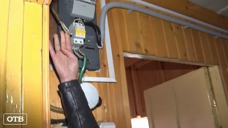 В Екатеринбурге в садовом товариществе разгорелся скандал из-за отключения электроэнергии