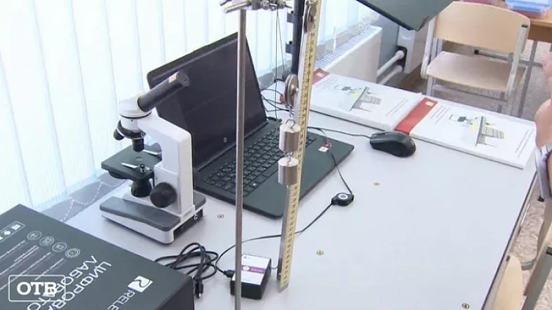 Евгений Куйвашев проверил готовность школ к новому учебному году