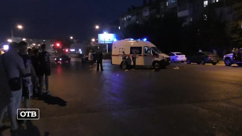 В Каменске-Уральском водитель насмерть сбил бабушку с восьмилетней внучкой