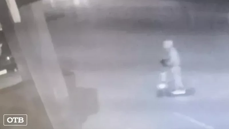 В Екатеринбурге будут судить похитителя сотовых на электросамокате