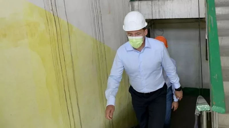 Евгений Куйвашев взял под личный контроль ситуацию с затопленным домом в Краснотурьинске