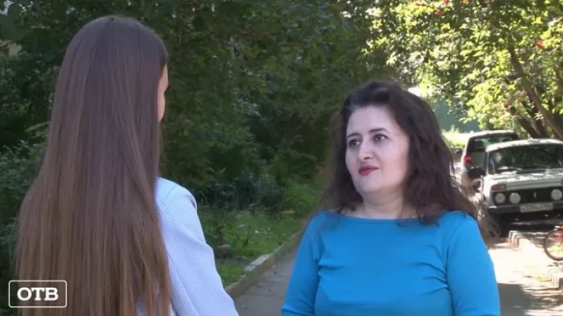 В Екатеринбурге на девушку едва не напала змея в такси