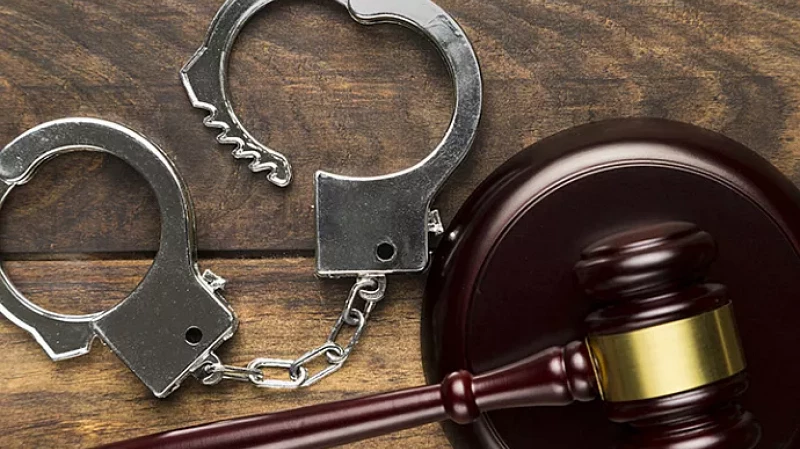 На Урале мать выбросила свою новорождённую дочь в канаву