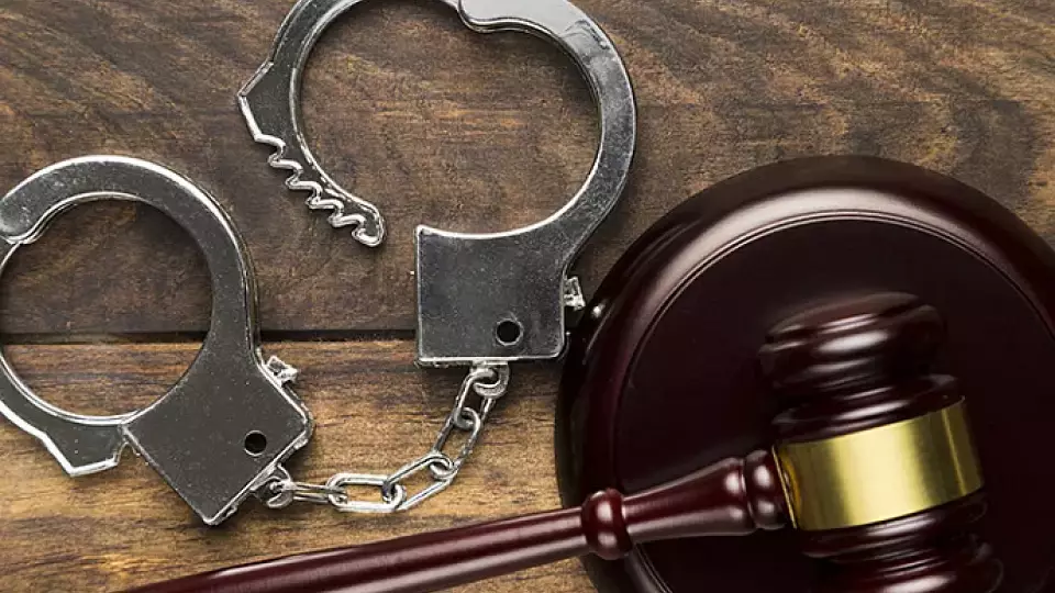 На Урале мать выбросила свою новорождённую дочь в канаву