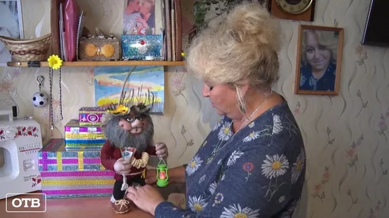 Мастерица из Качканара Любовь Коновалова создает кукол-домовых
