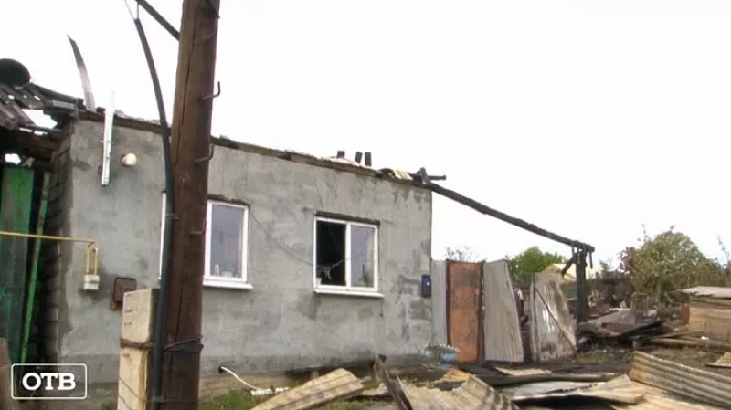 В Первоуральске в результате пожара без крыши над головой осталась семья из пяти человек