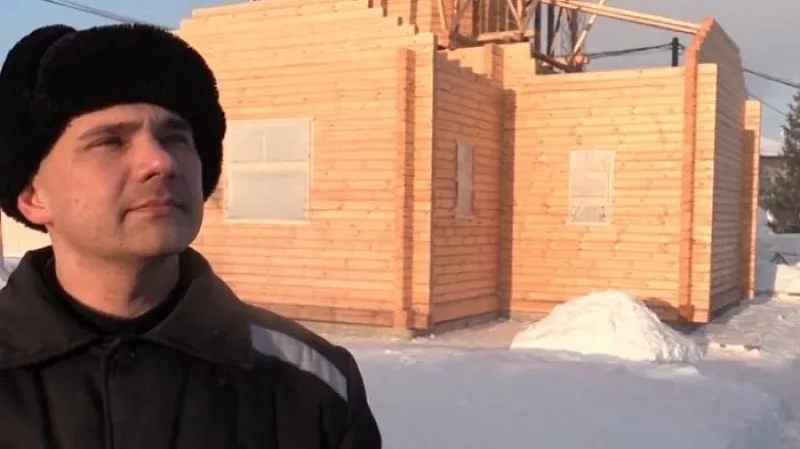 Суд в Екатеринбурге выпустил по УДО фотографа Дмитрия Лошагина, убившего свою жену