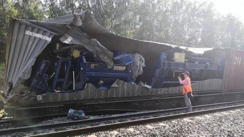 На Среднем Урале 8 грузовых вагонов сошли с рельсов: возбуждено уголовное дело