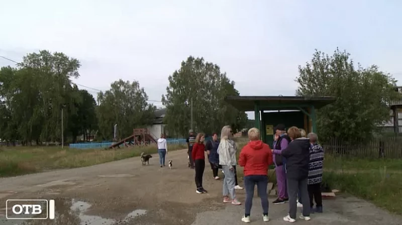 Жители семи посёлков под Невьянском остались без автобуса