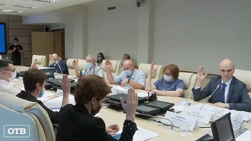 120 мешков мусора собрали волонтеры со дна Исети вдоль набережной