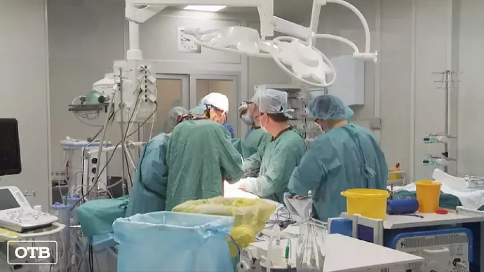 Уральские врачи впервые прооперировали ребёнка в процессе рождения