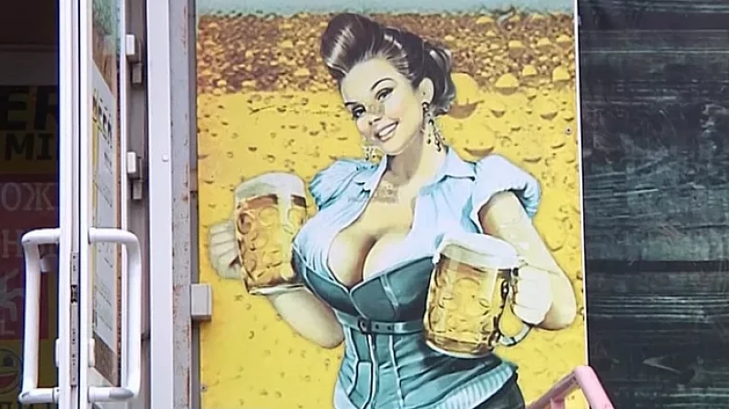 Сотрудники Роспотребнадзора пришли с проверкой в один из пивных магазинов Берёзовского