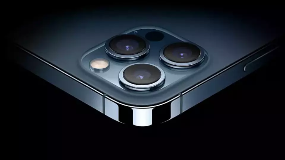 Какой смартфон выбрать в 2021 году: надёжность и качество