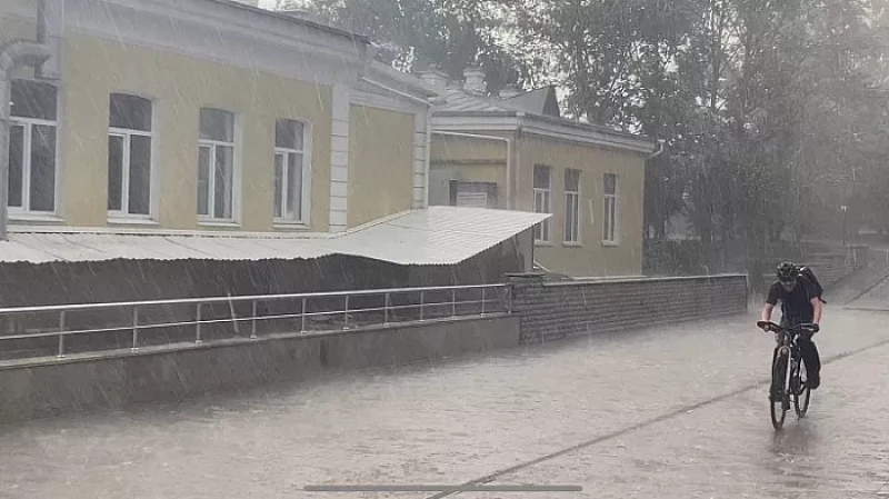 На Екатеринбург обрушилась стихия