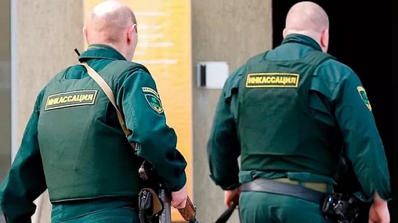 Уралец, склеивший инкассаторов и похитивший 6 млн рублей, получил срок