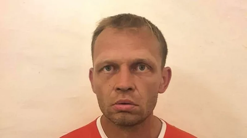 В центре Екатеринбурга рецидивист пытался изнасиловать 19-летнюю девушку