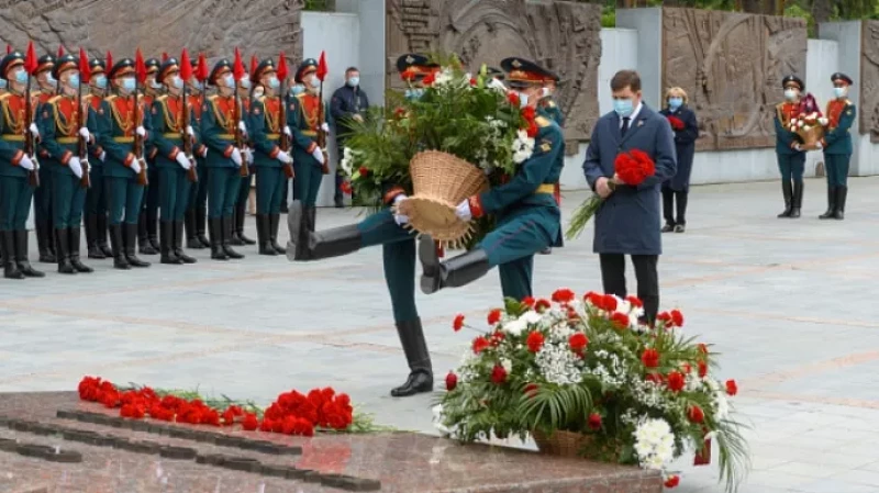 Губернатор Евгений Куйвашев: Вечная память всем павшим, низкий поклон – всем живым!