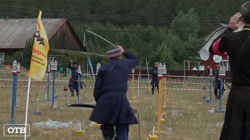 В селе Черноусово прошли соревнования по рубке шашкой