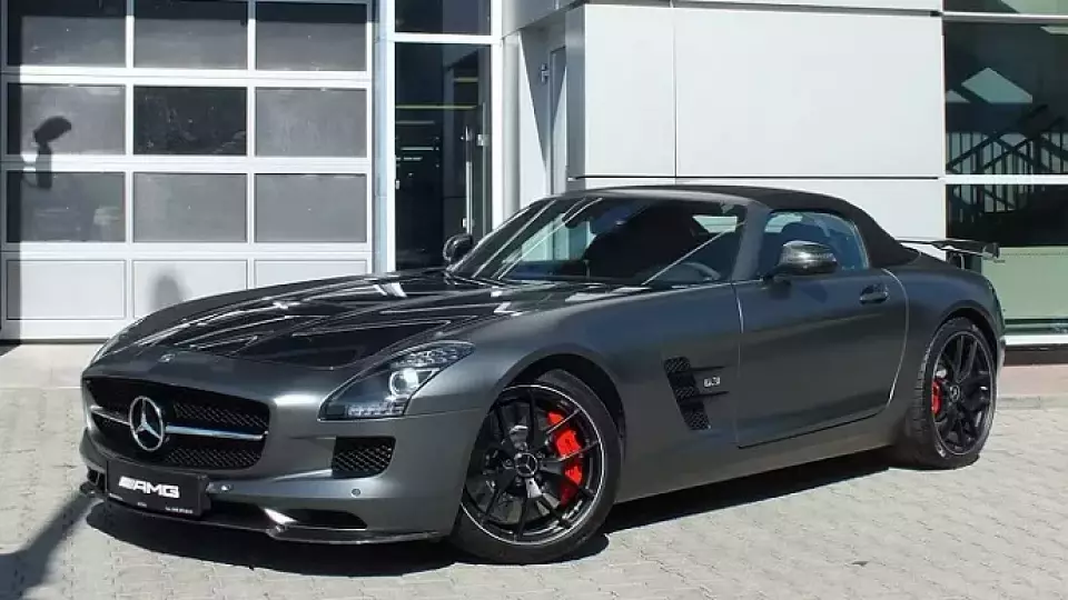 ЗИЛ за 35 000 000 рублей «обогнал» Mercedes SLS в Екатеринбурге