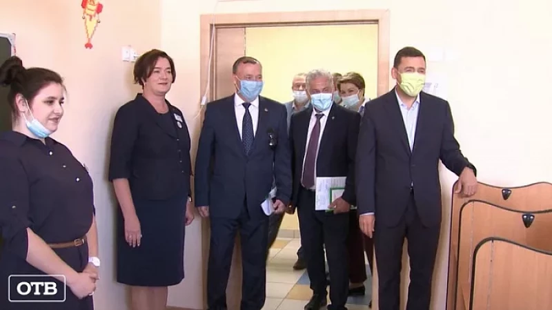 Губернатор Евгений Куйвашев проверил работу школьных лагерей