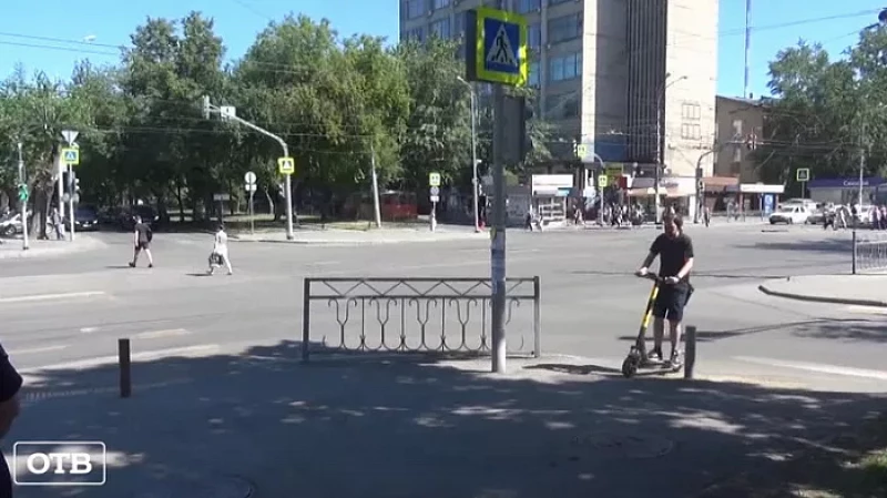 Свердловская ГИБДД проводит рейды против лихачей на самокатах