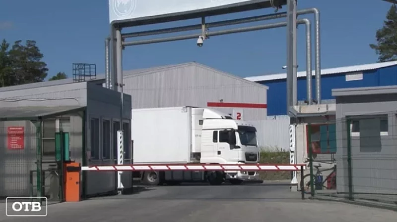 Уральские таможенники показали, как проверяют овощи и фрукты из Узбекистана