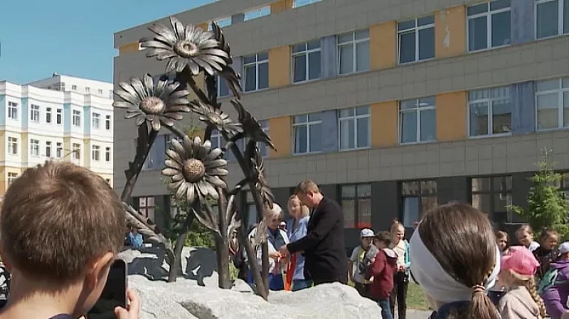 В День защиты детей в Академическом высадили 500 деревьев