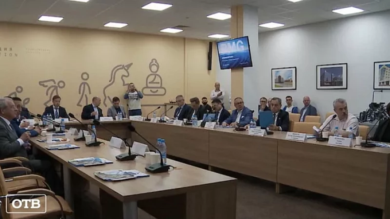 В технопарке «Университетский» прошла встреча руководителей и резидентов с иностранными дипломатами