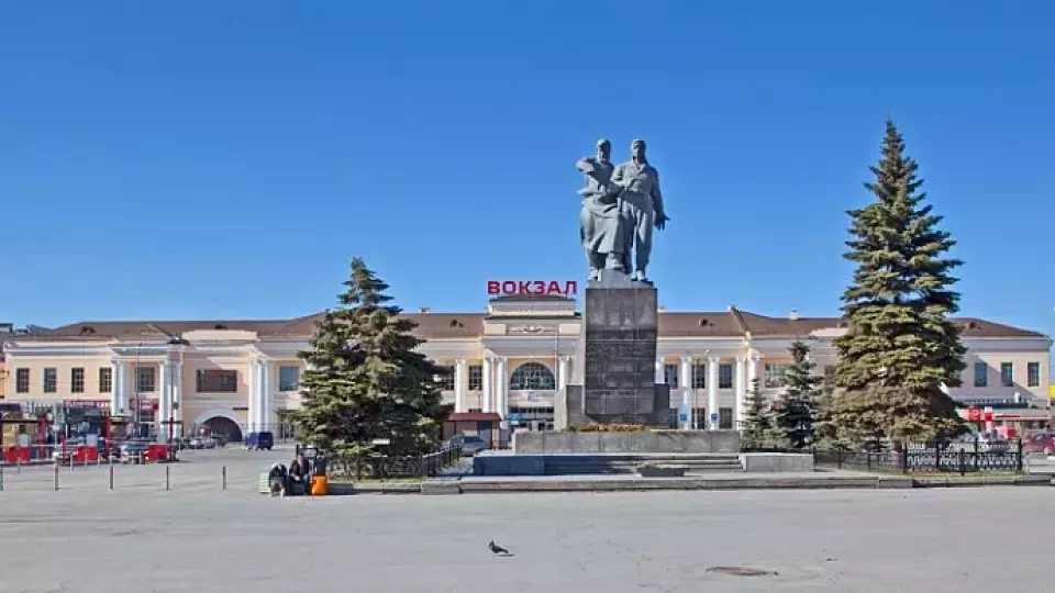 Город трудовой доблести: жители Екатеринбурга выбрали изображение памятной марки