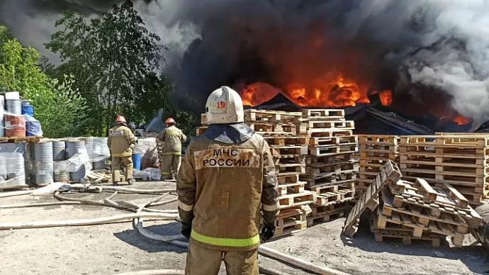 Крупный пожар в районе Уральского турбинного завода локализован