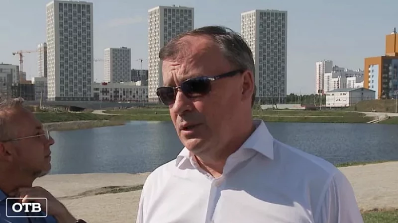 Глава Екатеринбурга Алексей Орлов проверил строящиеся объекты в Академическом