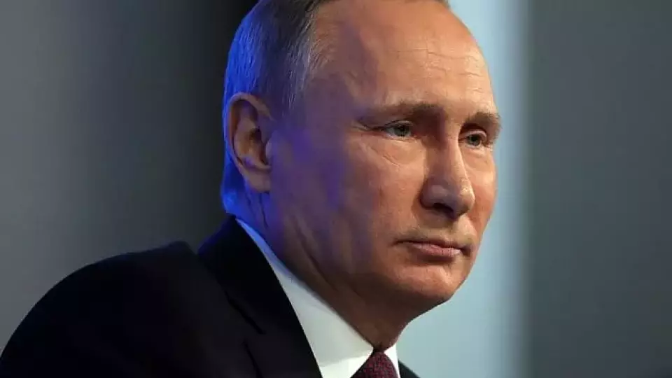 Владимир Путин присвоил Каменску-Уральскому звание «Город трудовой доблести»