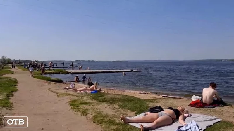 Свердловские врачи дали рекомендации, как пережить жару